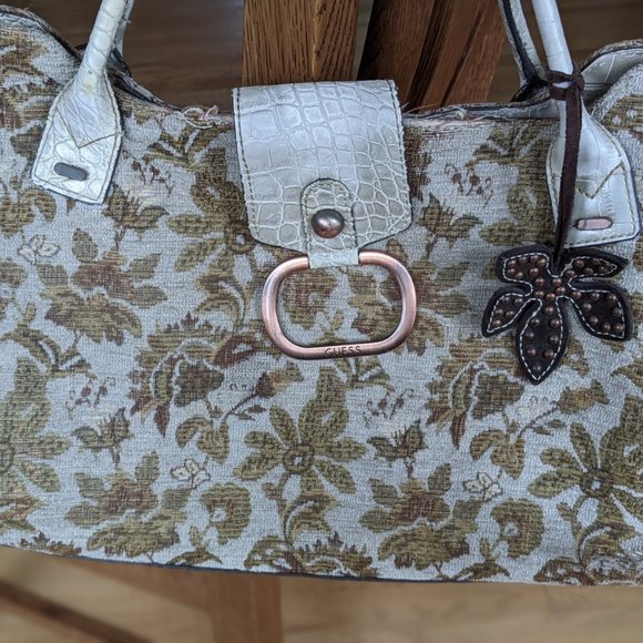 Guess Bag - Picture 3 of 11